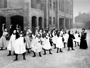 C04.3.15 Girls at drill Darley Street School c 1905 Leeds Library and Information Services www.leodis.net
