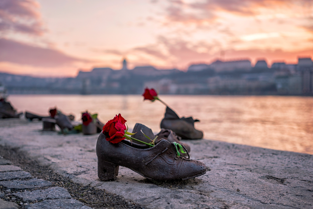 Yom Ha'shoah shoes on the danube pic